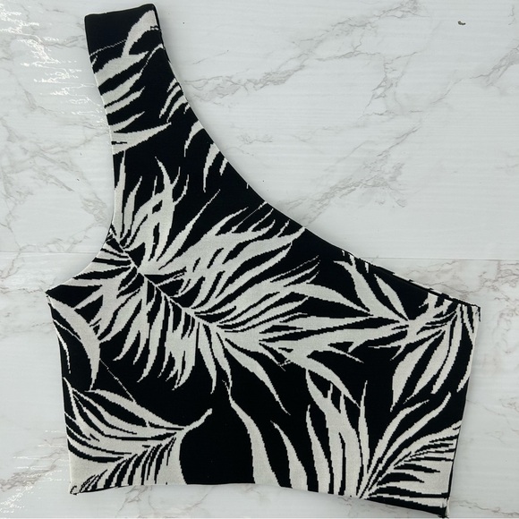 ZARA Floral Knit Asymmetrical Top - Picture 8 of 9